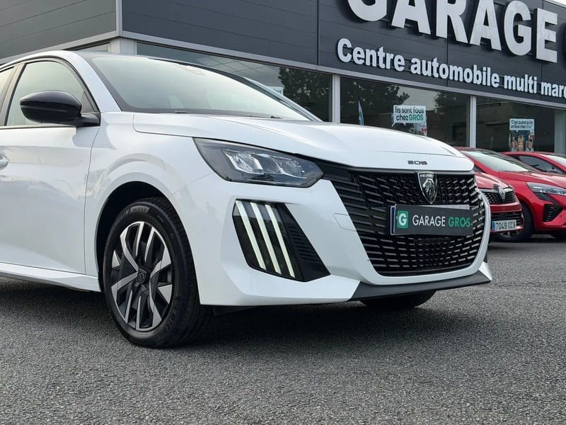 Photo de la voiture PEUGEOT 208 Hybrid 100 e-DCS6 Style