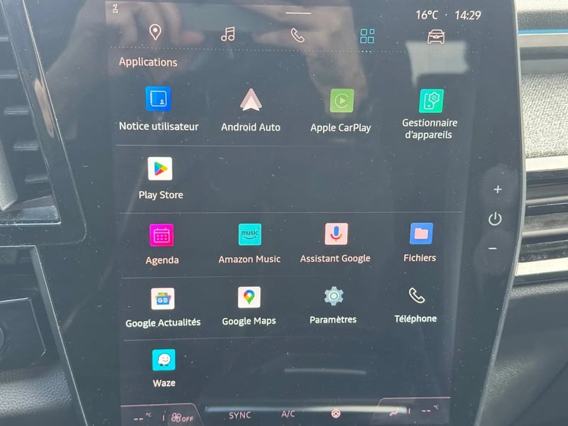 Photo de la voiture RENAULT ESPACE VI E-Tech hybrid 200 Techno
