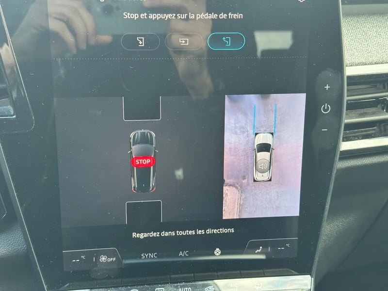 Photo de la voiture RENAULT ESPACE VI E-Tech hybrid 200 Techno