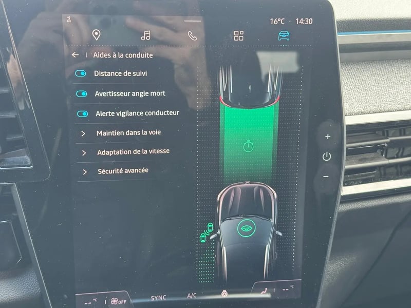 Photo de la voiture RENAULT ESPACE VI E-Tech hybrid 200 Techno
