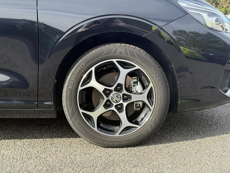 Photo de la voiture MG MG3 1.5 L Hybrid+ 195 ch Luxury