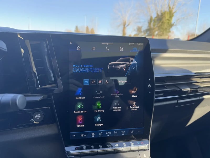 Photo de la voiture RENAULT RAFALE E-Tech full hybrid 200 esprit Alpine