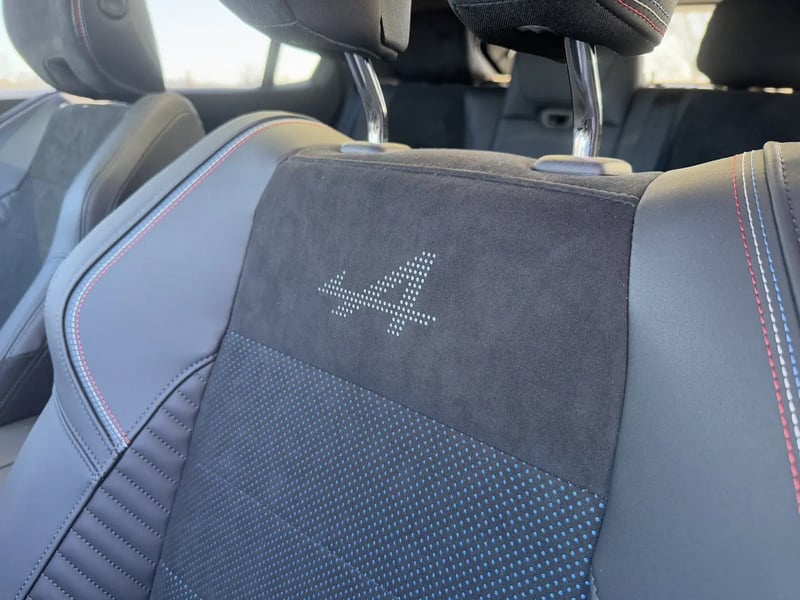 Photo de la voiture RENAULT RAFALE E-Tech full hybrid 200 esprit Alpine
