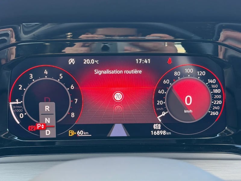 Photo de la voiture VOLKSWAGEN GOLF 1.5 eTSI OPF 150 DSG7 Style
