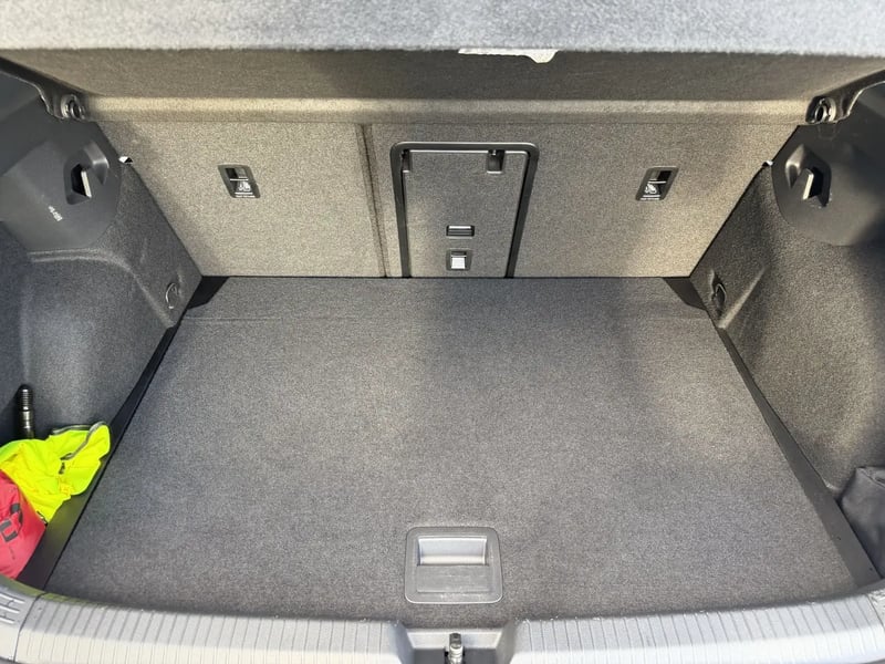 Photo de la voiture VOLKSWAGEN GOLF 1.5 eTSI OPF 150 DSG7 Style