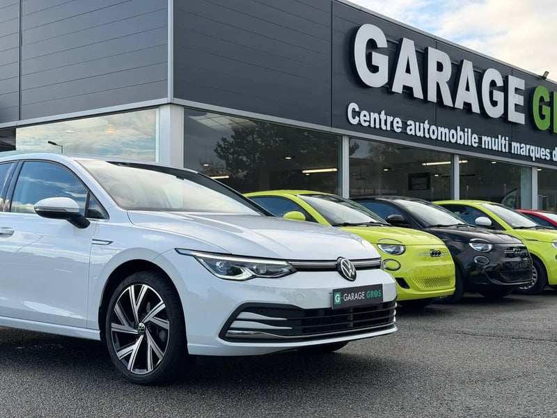Photo de la voiture VOLKSWAGEN GOLF 1.5 eTSI OPF 150 DSG7 Style
