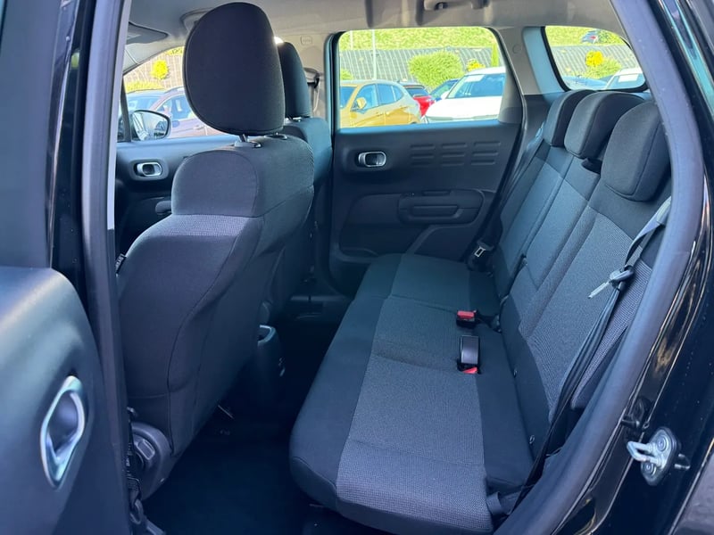 Photo de la voiture CITROEN C3 AIRCROSS PureTech 110 S&S BVM6 Shine