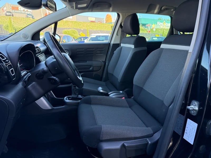 Photo de la voiture CITROEN C3 AIRCROSS PureTech 110 S&S BVM6 Shine