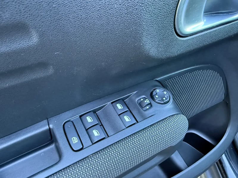 Photo de la voiture CITROEN C3 AIRCROSS PureTech 110 S&S BVM6 Shine
