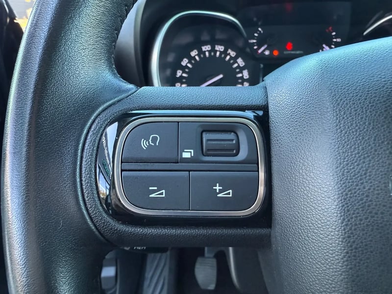 Photo de la voiture CITROEN C3 AIRCROSS PureTech 110 S&S BVM6 Shine