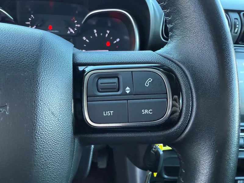 Photo de la voiture CITROEN C3 AIRCROSS PureTech 110 S&S BVM6 Shine