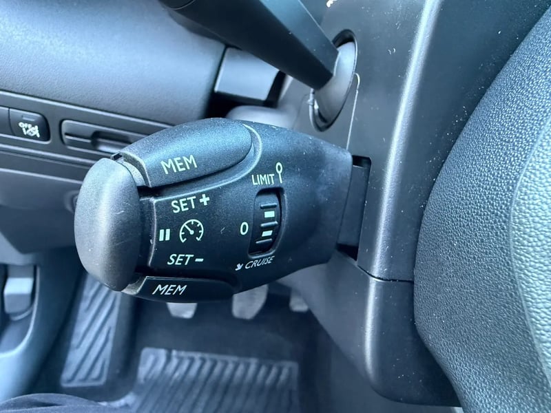 Photo de la voiture CITROEN C3 AIRCROSS PureTech 110 S&S BVM6 Shine