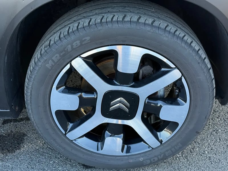 Photo de la voiture CITROEN C3 AIRCROSS PureTech 110 S&S BVM6 Shine