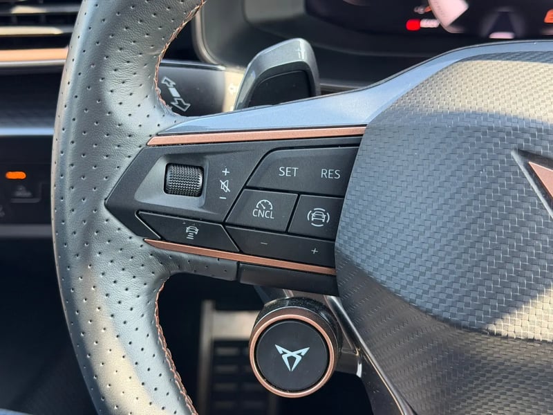 Photo de la voiture CUPRA FORMENTOR 1.5 eTSI Hybrid 150 ch DSG7 V