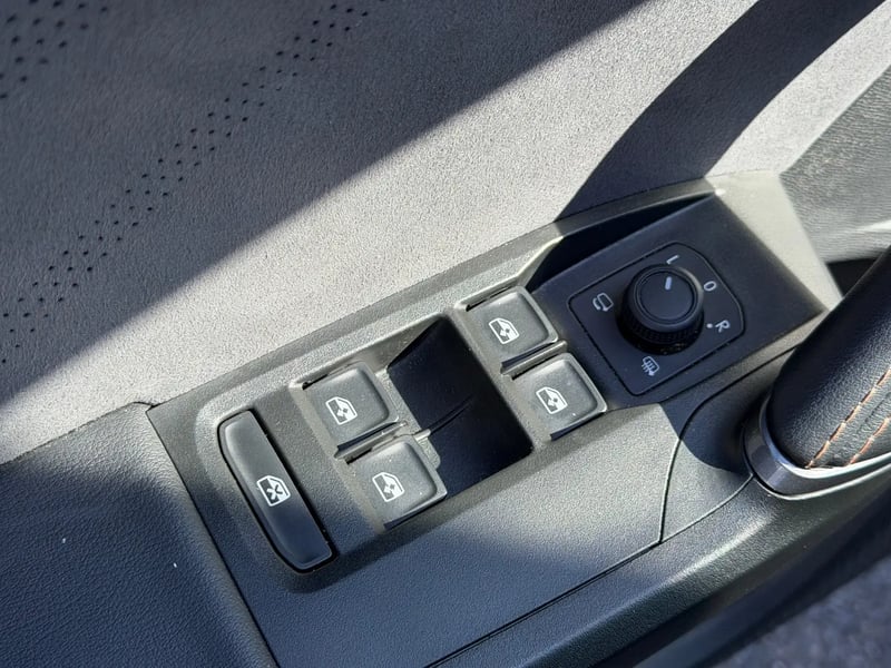Photo de la voiture CUPRA FORMENTOR 1.5 eTSI Hybrid 150 ch DSG7 V