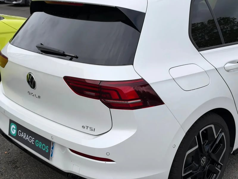 Photo de la voiture VOLKSWAGEN GOLF 1.5 eTSI EVO2 150 DSG7 R-Line Edition