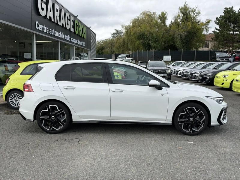 Photo de la voiture VOLKSWAGEN GOLF 1.5 eTSI EVO2 150 DSG7 R-Line Edition