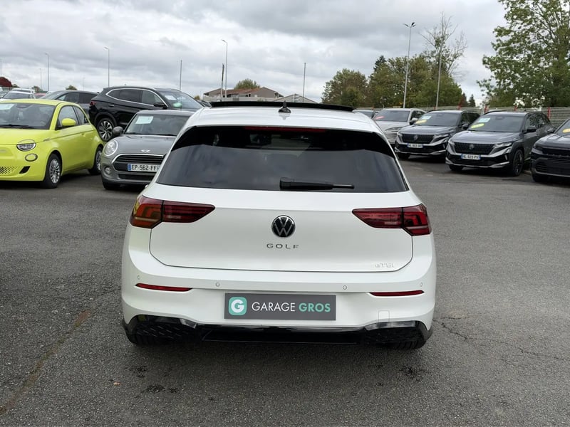 Photo de la voiture VOLKSWAGEN GOLF 1.5 eTSI EVO2 150 DSG7 R-Line Edition
