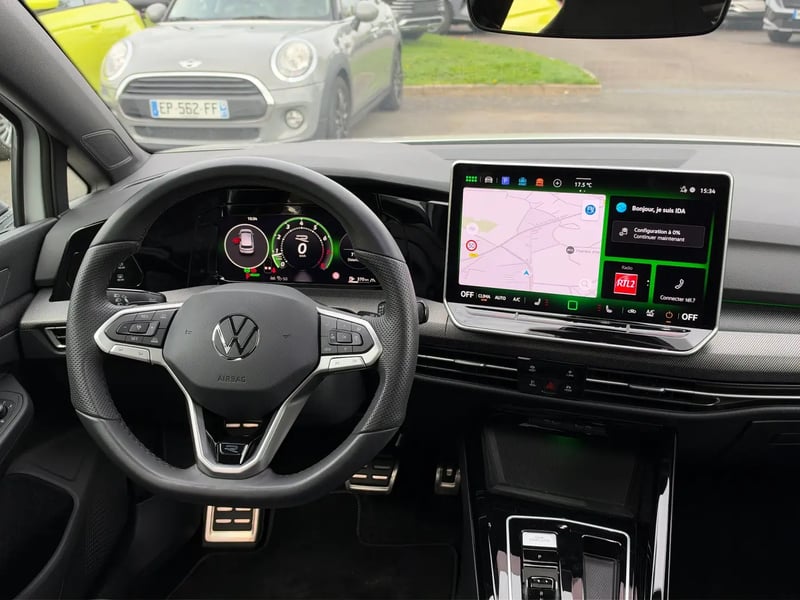 Photo de la voiture VOLKSWAGEN GOLF 1.5 eTSI EVO2 150 DSG7 R-Line Edition
