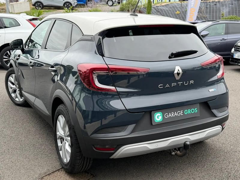 Photo de la voiture RENAULT CAPTUR E-Tech 145 - 21 Business