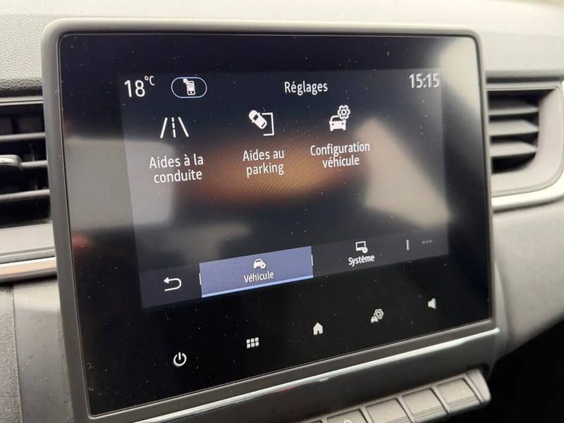 Photo de la voiture RENAULT CAPTUR E-Tech 145 - 21 Business