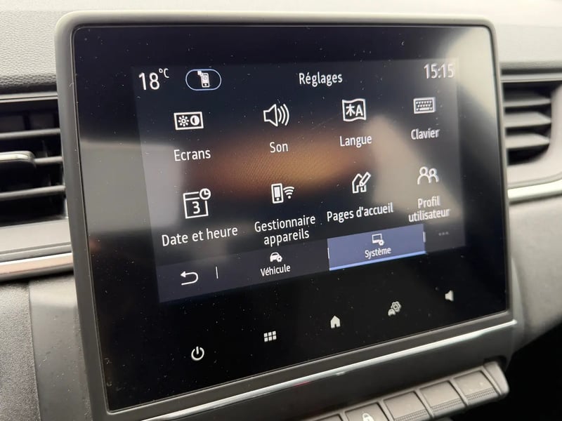 Photo de la voiture RENAULT CAPTUR E-Tech 145 - 21 Business