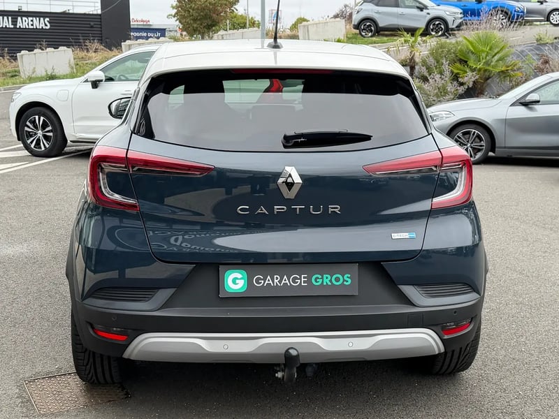 Photo de la voiture RENAULT CAPTUR E-Tech 145 - 21 Business