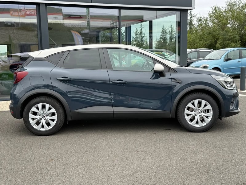 Photo de la voiture RENAULT CAPTUR E-Tech 145 - 21 Business