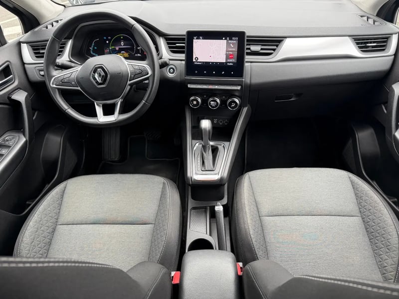 Photo de la voiture RENAULT CAPTUR E-Tech 145 - 21 Business