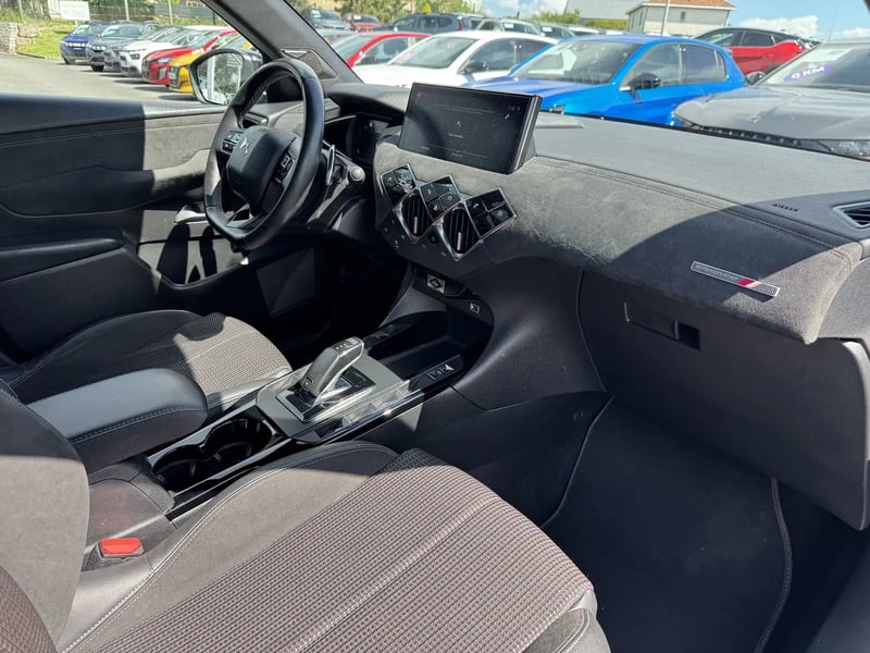 Photo de la voiture DS DS 3 CROSSBACK DS3 Crossback BlueHDi 130 EAT8 Performance Line+