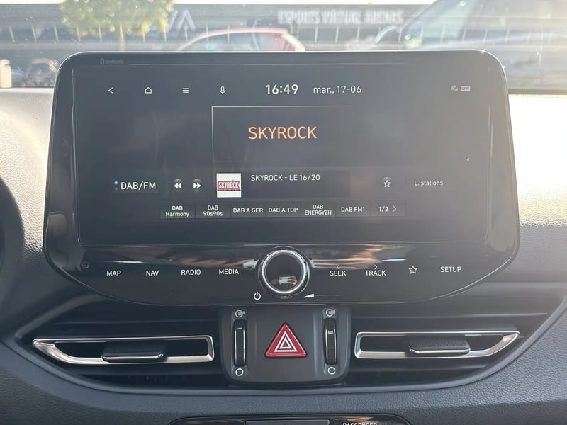 Photo de la voiture HYUNDAI i30 i301.0 T-GDi 120ch Hybrid 48V Creative DCT-7