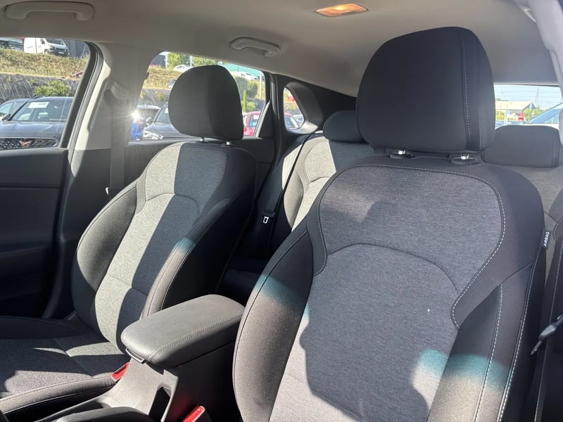 Photo de la voiture HYUNDAI i30 i301.0 T-GDi 120ch Hybrid 48V Creative DCT-7