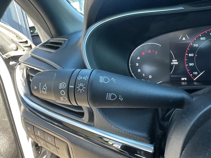 Photo de la voiture FIAT TIPO 5 PORTES MY21 1.6 Multijet 130 ch S&S Sport