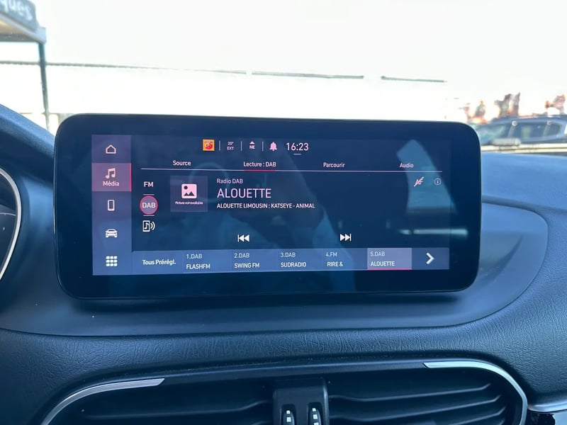 Photo de la voiture FIAT TIPO 5 PORTES MY21 1.6 Multijet 130 ch S&S Sport