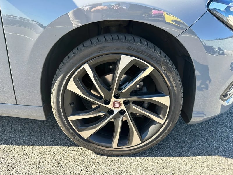 Photo de la voiture FIAT TIPO 5 PORTES MY21 1.6 Multijet 130 ch S&S Sport
