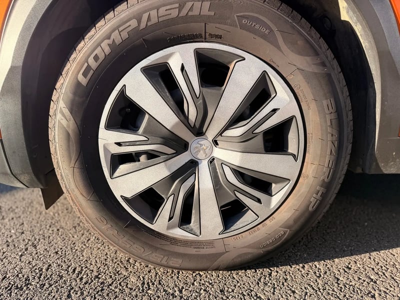 Photo de la voiture PEUGEOT 208 PureTech 75 S&S BVM5 Active