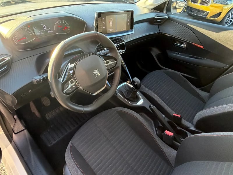 Photo de la voiture PEUGEOT 208 PureTech 75 S&S BVM5 Active