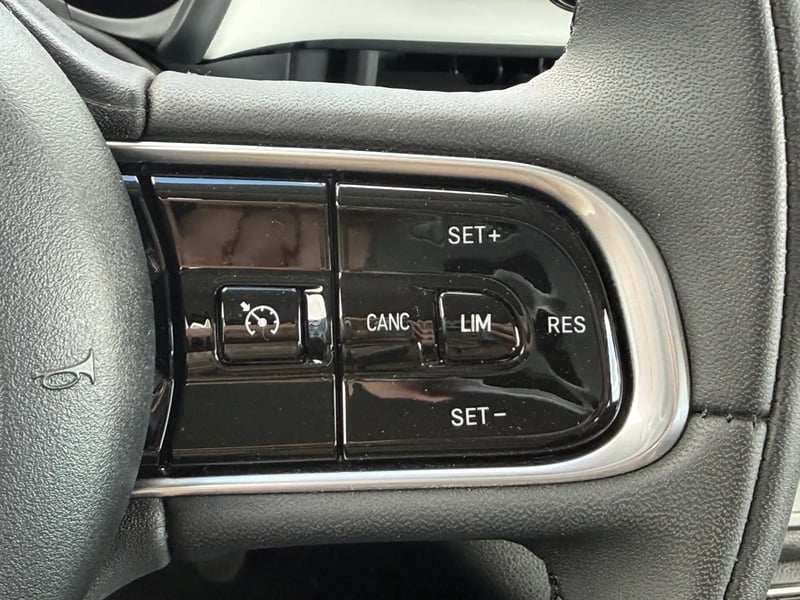 Photo de la voiture FIAT 500e BERLINE 500 e 118 ch Nouvelle 500
