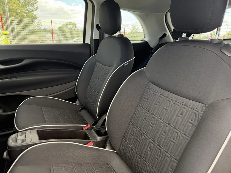Photo de la voiture FIAT 500e BERLINE 500 e 118 ch Nouvelle 500