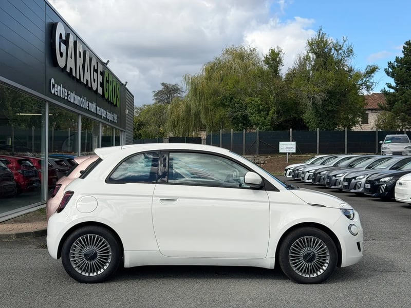 Photo de la voiture FIAT 500e BERLINE 500 e 118 ch Nouvelle 500