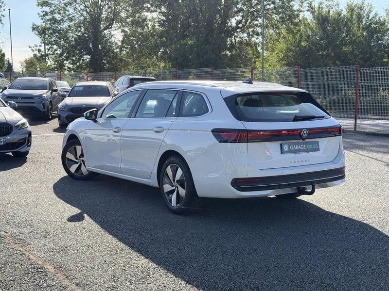 Photo de la voiture VOLKSWAGEN PASSAT 2.0 TDI EVO SCR 150 DSG7 Life Plus