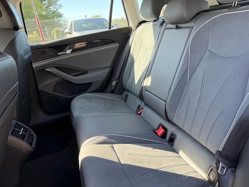 Photo de la voiture VOLKSWAGEN PASSAT 2.0 TDI EVO SCR 150 DSG7 Life Plus
