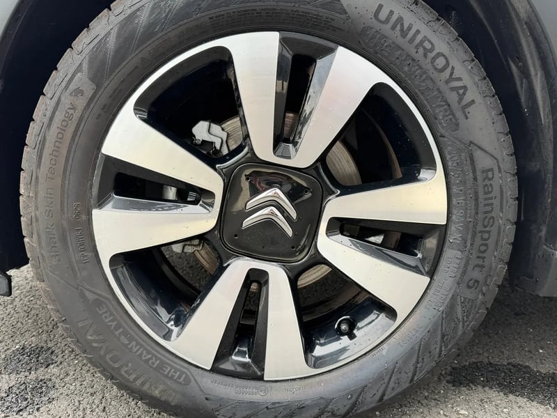 Photo de la voiture CITROEN C3 PureTech 83 ch BVM5 Max