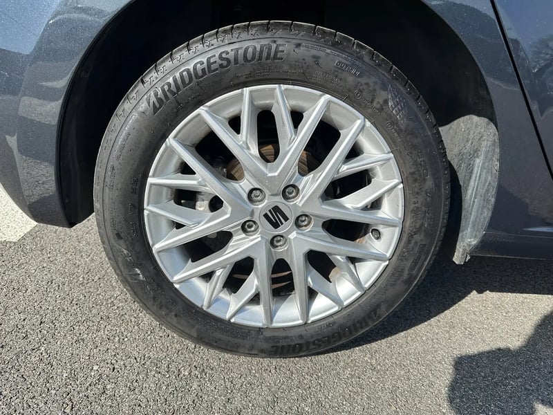 Photo de la voiture SEAT IBIZA 1.0 TSI 110 ch S/S BVM6 Copa