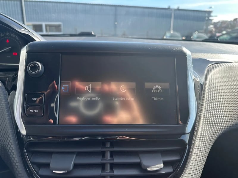 Photo de la voiture PEUGEOT 2008 1.2 PureTech 82ch BVM5 Style