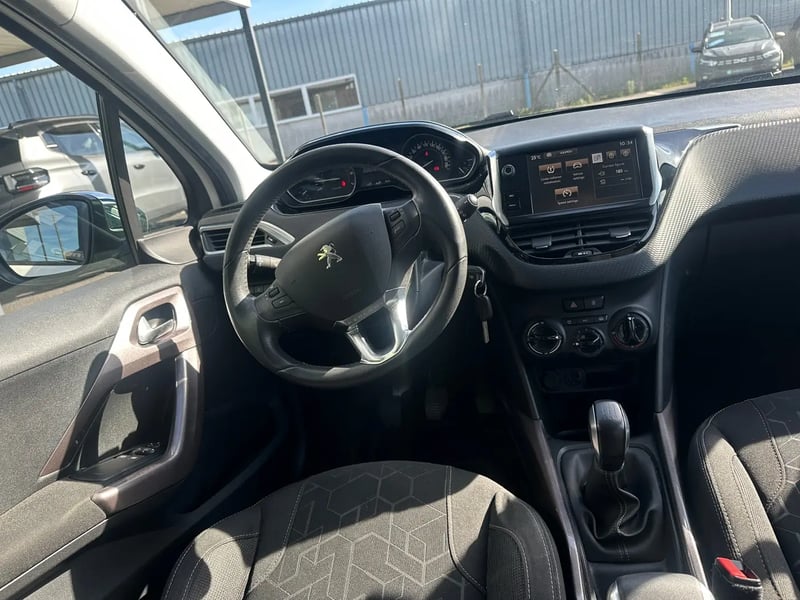 Photo de la voiture PEUGEOT 2008 1.2 PureTech 82ch BVM5 Style