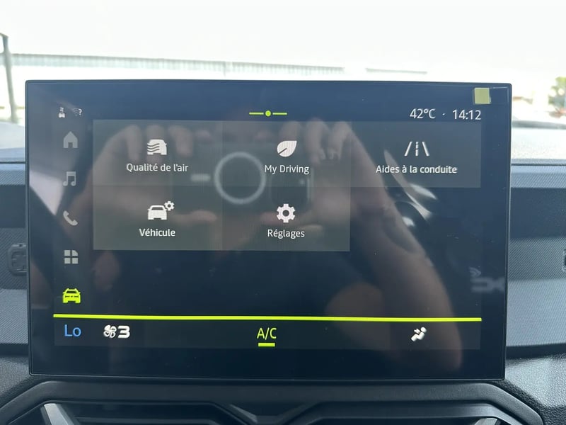 Photo de la voiture DACIA DUSTER Mild Hybrid 130 Journey