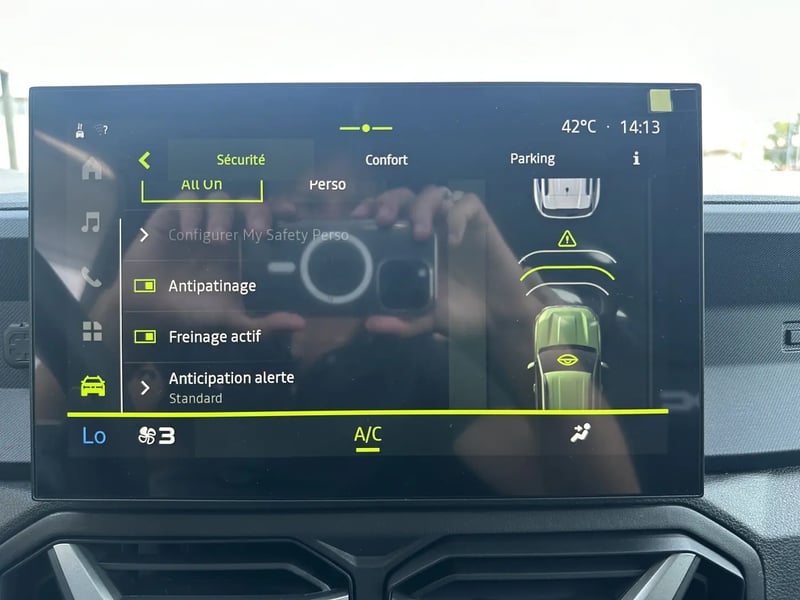 Photo de la voiture DACIA DUSTER Mild Hybrid 130 Journey
