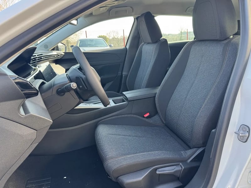 Photo de la voiture PEUGEOT 308 BlueHDi 130ch S&S EAT8 Style