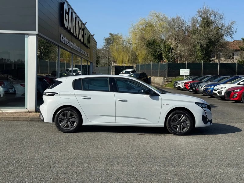 Photo de la voiture PEUGEOT 308 BlueHDi 130ch S&S EAT8 Style